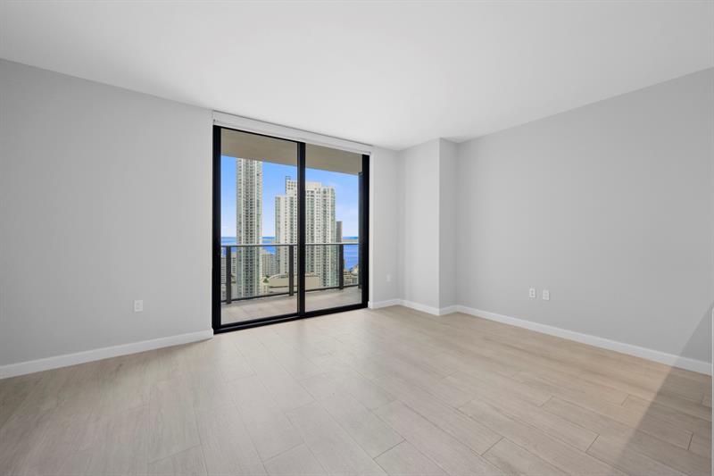 Image 6 of 21 For 45 9th St  2602