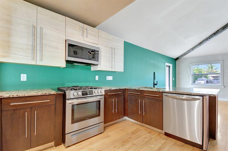 Image 12 of 35 For 1448 Funston St