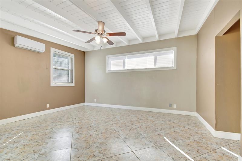 Image 25 of 35 For 1448 Funston St