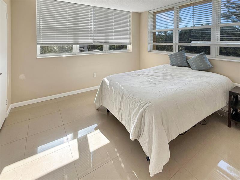 Image 10 of 28 For 2400 9th St  301