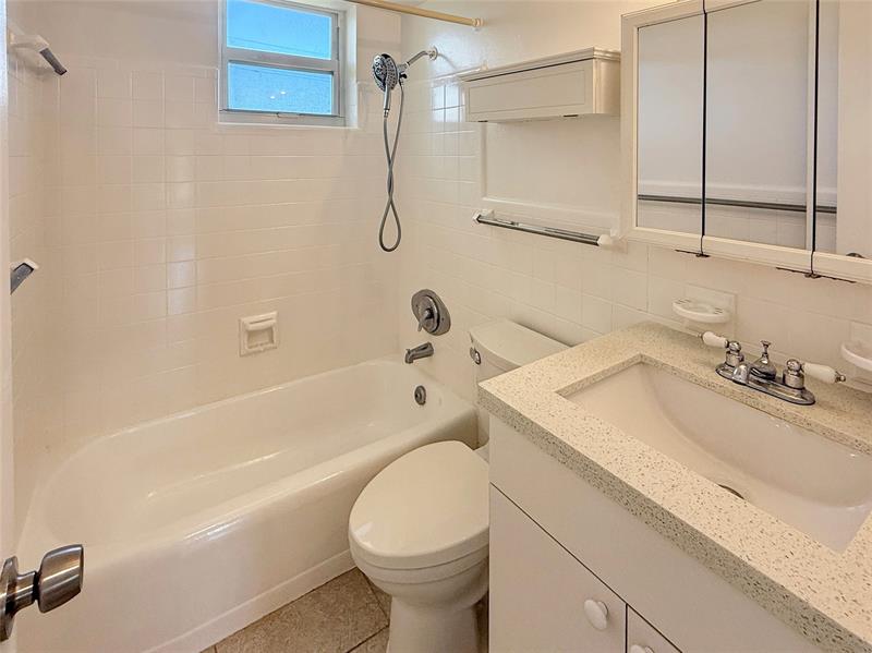 Image 14 of 28 For 2400 9th St  301