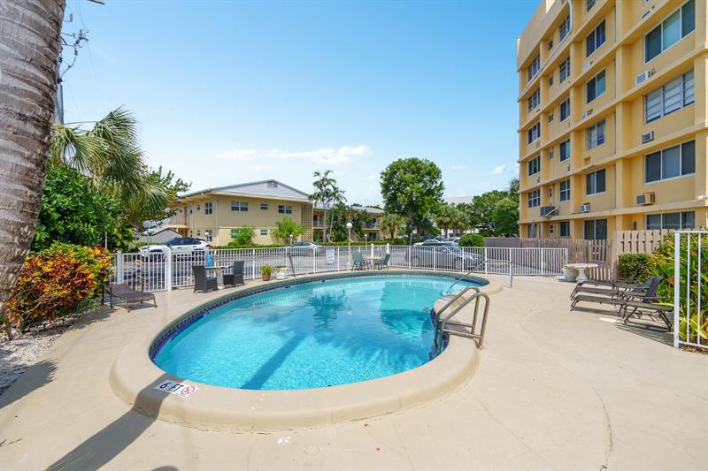 Image 28 of 28 For 2400 9th St  301