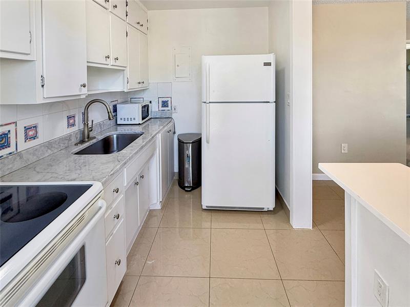 Image 9 of 28 For 2400 9th St  301