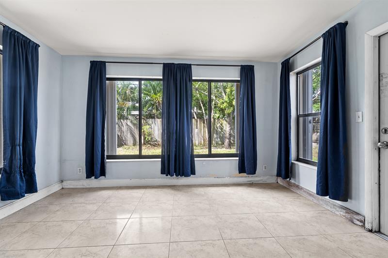 Image 10 of 38 For 3431 15th Ct