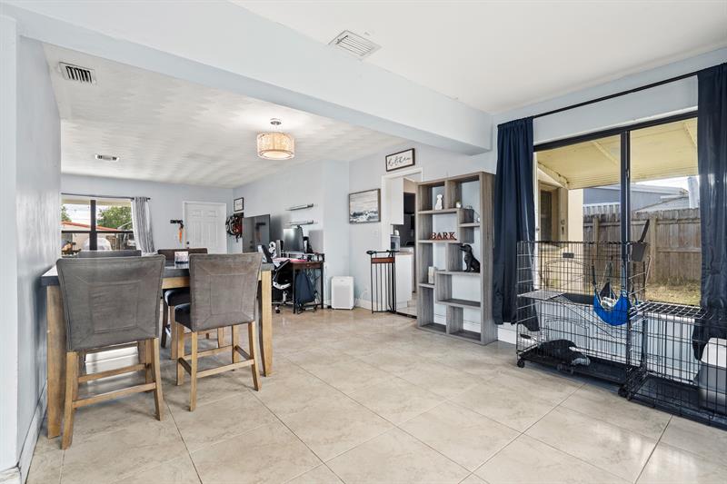 Image 12 of 38 For 3431 15th Ct
