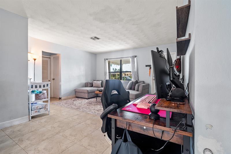 Image 13 of 38 For 3431 15th Ct