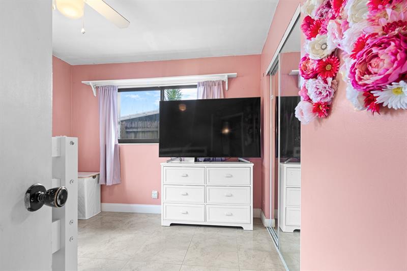 Image 25 of 38 For 3431 15th Ct