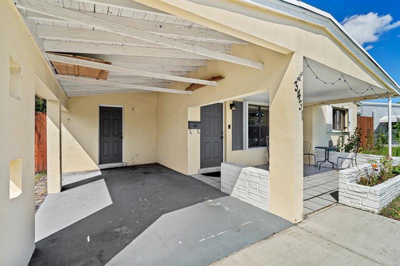 Image 4 of 38 For 3431 15th Ct