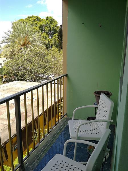 Image 25 of 36 For 2010 Fillmore St  303