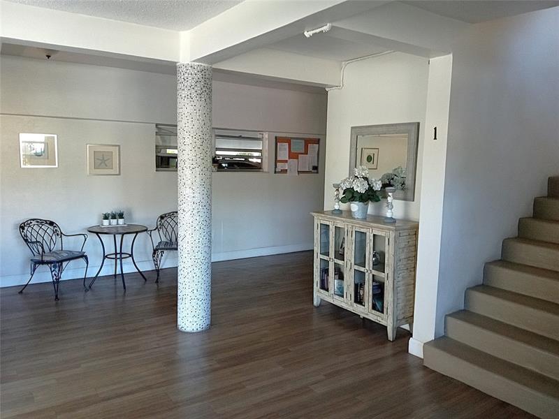 Image 5 of 36 For 2010 Fillmore St  303