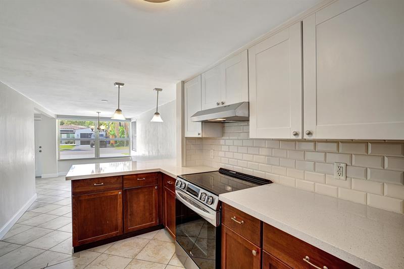 Image 20 of 45 For 933 19th St  