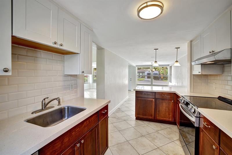 Image 21 of 45 For 933 19th St  