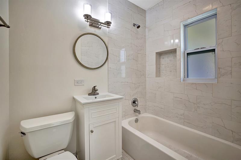 Image 28 of 45 For 933 19th St  