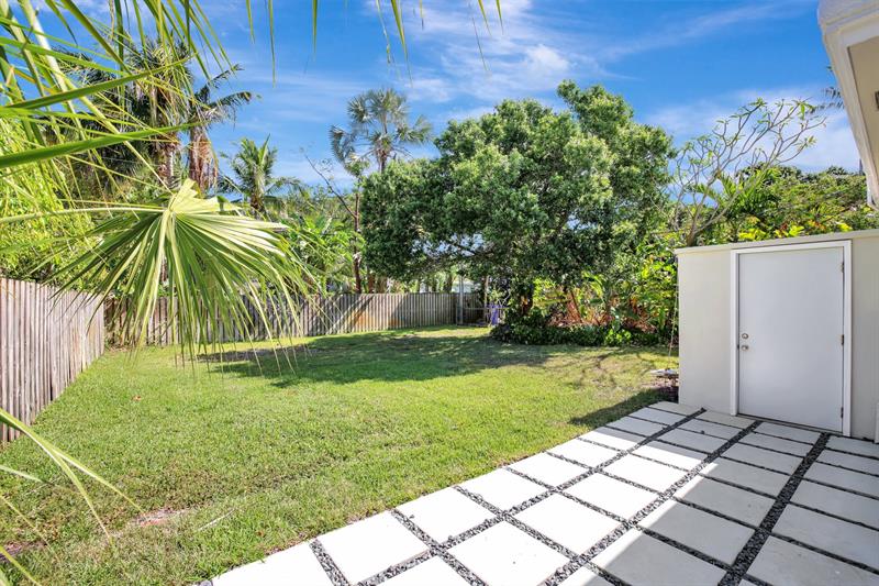 Image 39 of 45 For 933 19th St  