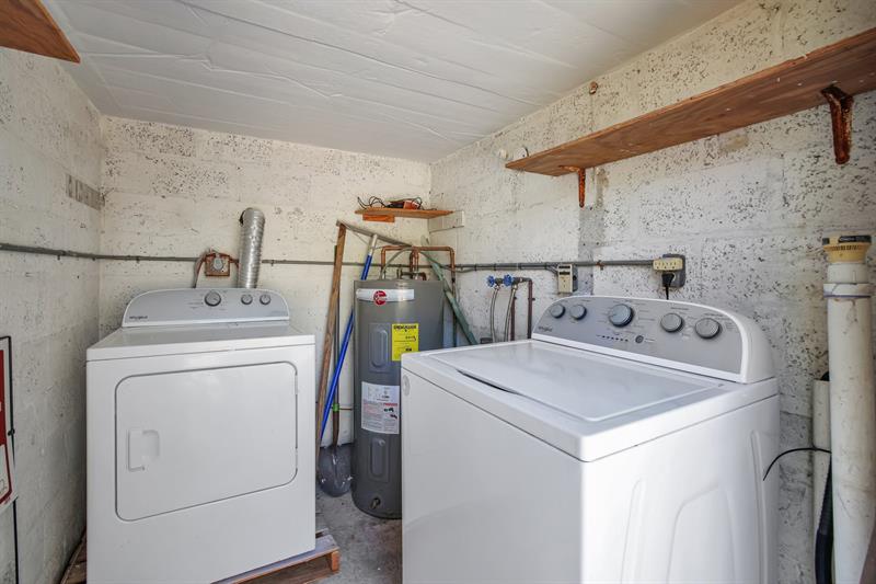 Image 41 of 45 For 933 19th St  