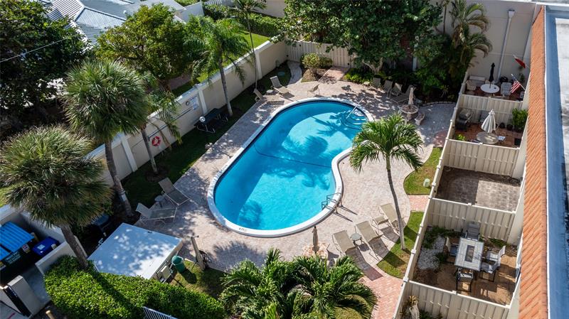 Image 10 of 21 For 5555 Ocean Blvd  11