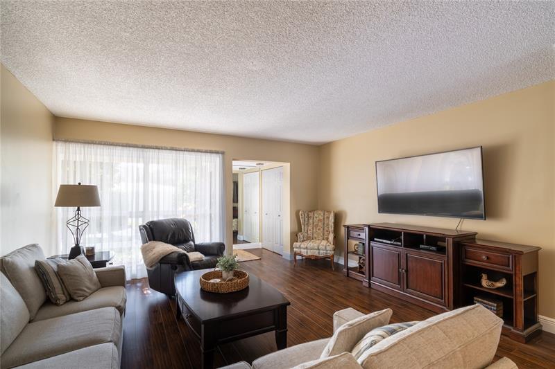 Image 8 of 21 For 5555 Ocean Blvd  11