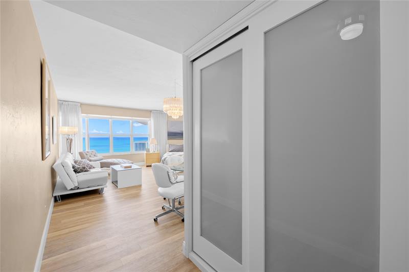 Image 11 of 46 For 3700 Galt Ocean Dr  702