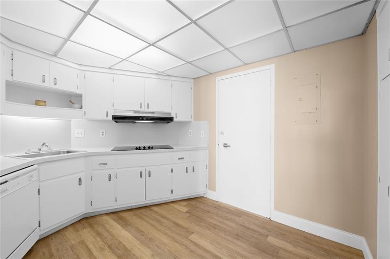 Image 15 of 46 For 3700 Galt Ocean Dr  702