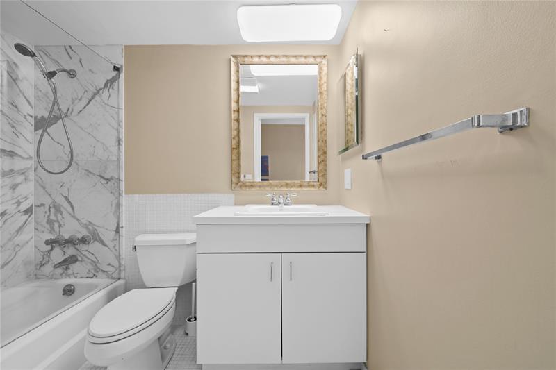 Image 18 of 46 For 3700 Galt Ocean Dr  702