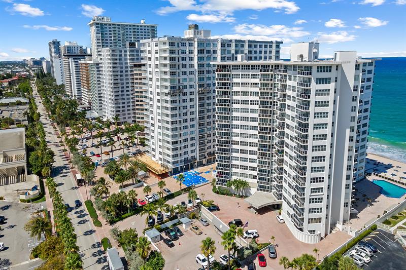 Image 23 of 46 For 3700 Galt Ocean Dr  702