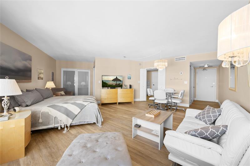 Image 8 of 46 For 3700 Galt Ocean Dr  702