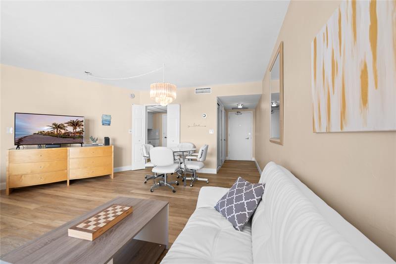 Image 9 of 46 For 3700 Galt Ocean Dr  702