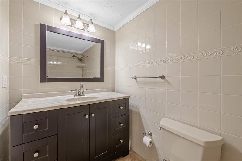 Image 16 of 48 For 3700 Galt Ocean Dr  409