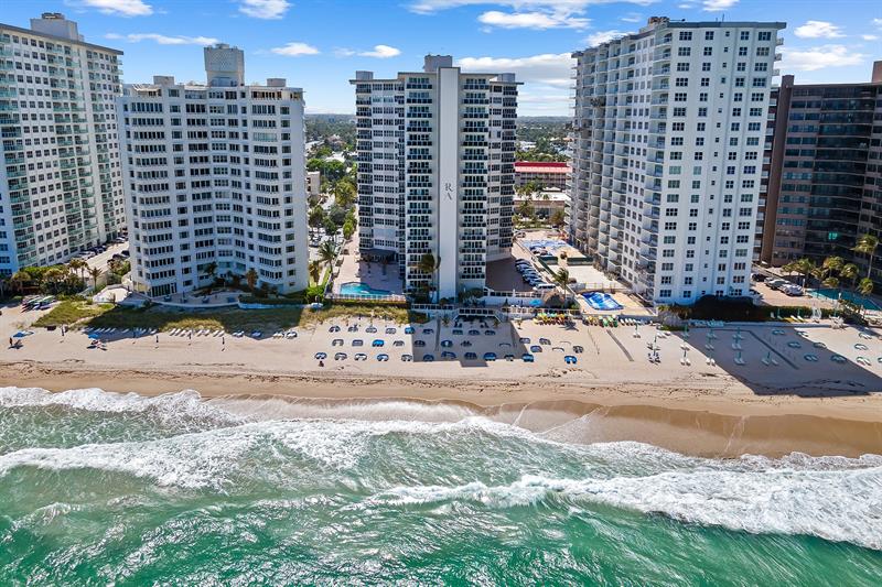 Image 17 of 48 For 3700 Galt Ocean Dr  409