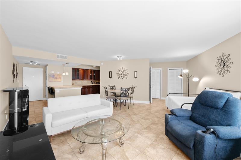 Image 4 of 48 For 3700 Galt Ocean Dr  409