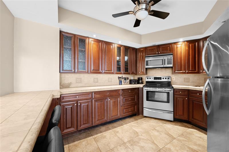 Image 6 of 48 For 3700 Galt Ocean Dr  409