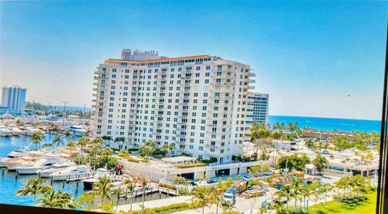 Image 18 of 49 For 1 Las Olas Cir  307