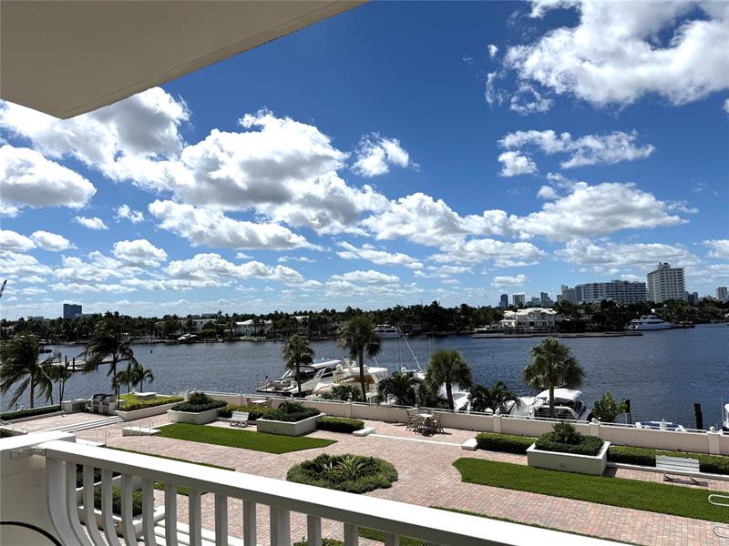 Image 27 of 49 For 1 Las Olas Cir  307