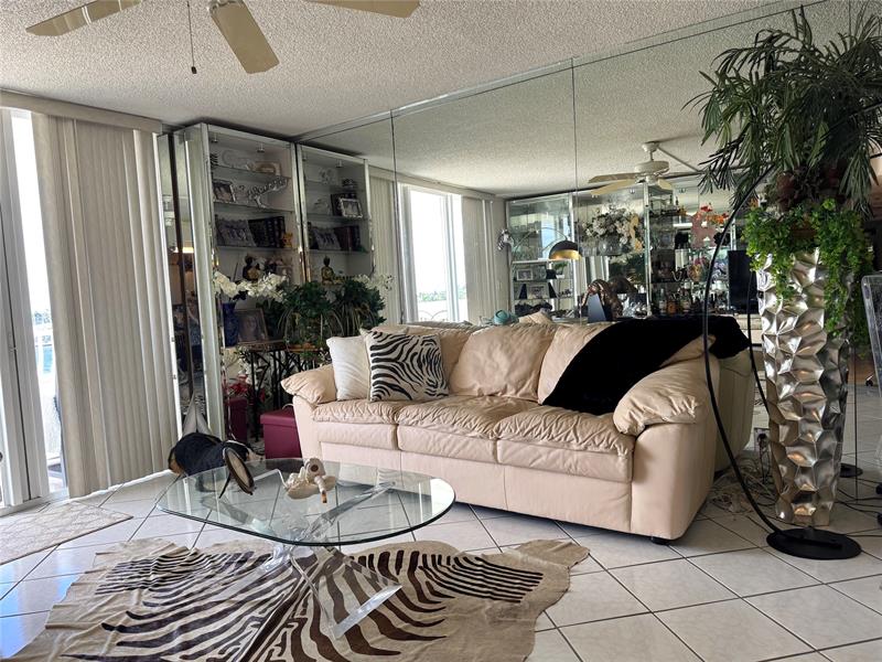 Image 34 of 49 For 1 Las Olas Cir  307