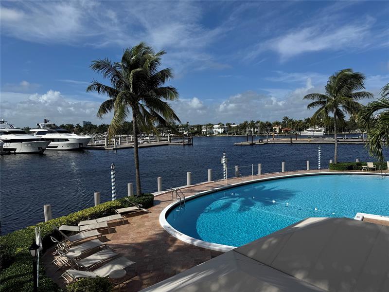 Image 4 of 49 For 1 Las Olas Cir  307