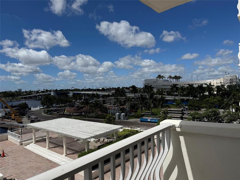 Image 40 of 49 For 1 Las Olas Cir  307