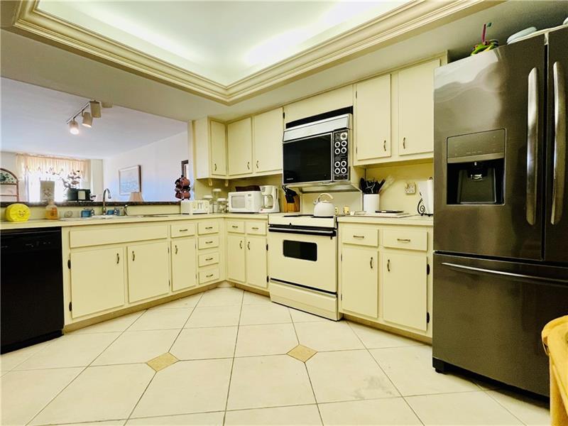 Image 8 of 51 For 2900 14th Street Cswy  514
