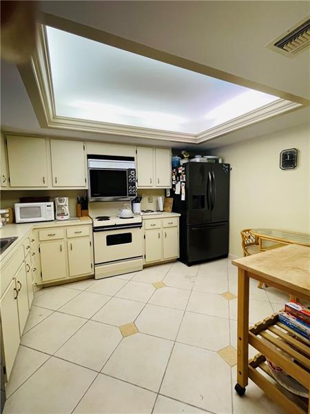 Image 9 of 51 For 2900 14th Street Cswy  514