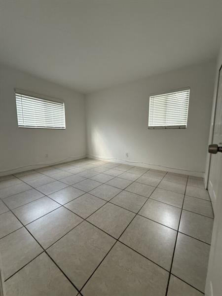 Image 8 of 9 For 3009 Andrews Ave  1