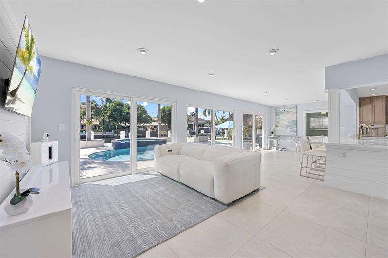 Image 12 of 71 For 2330 35th St