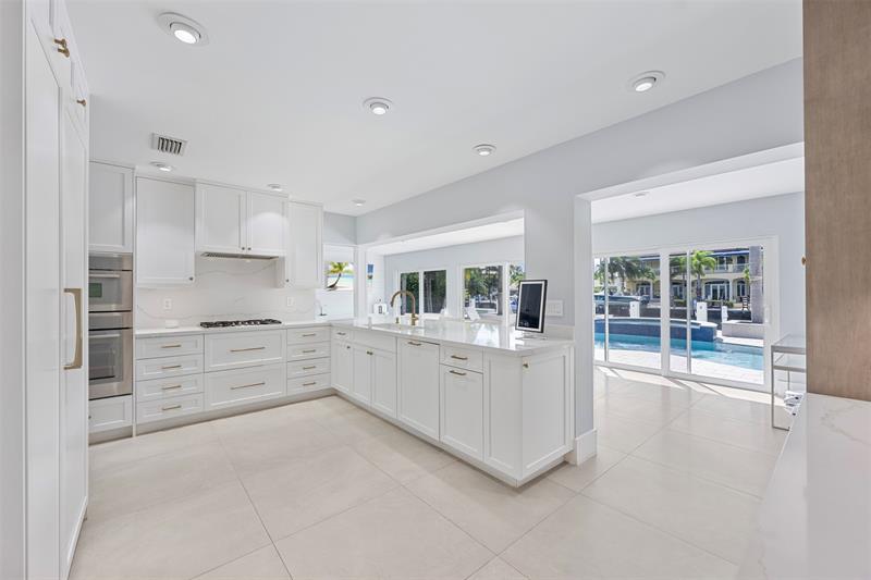 Image 14 of 71 For 2330 35th St