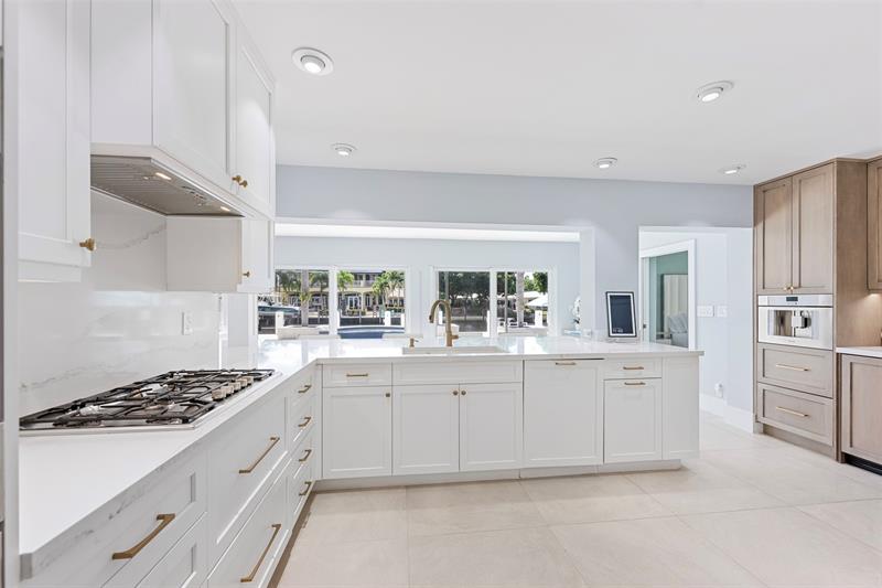 Image 15 of 71 For 2330 35th St