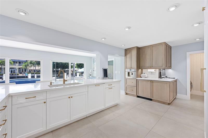 Image 16 of 71 For 2330 35th St