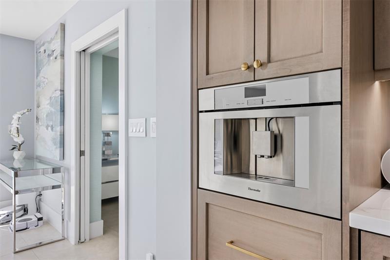 Image 17 of 71 For 2330 35th St