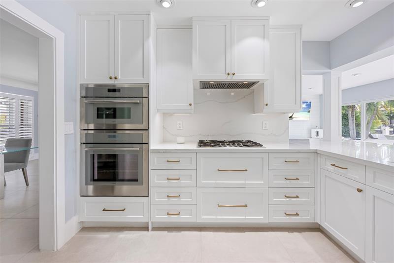 Image 19 of 71 For 2330 35th St