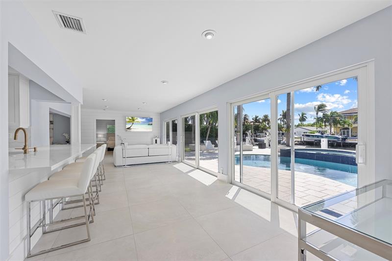 Image 20 of 71 For 2330 35th St