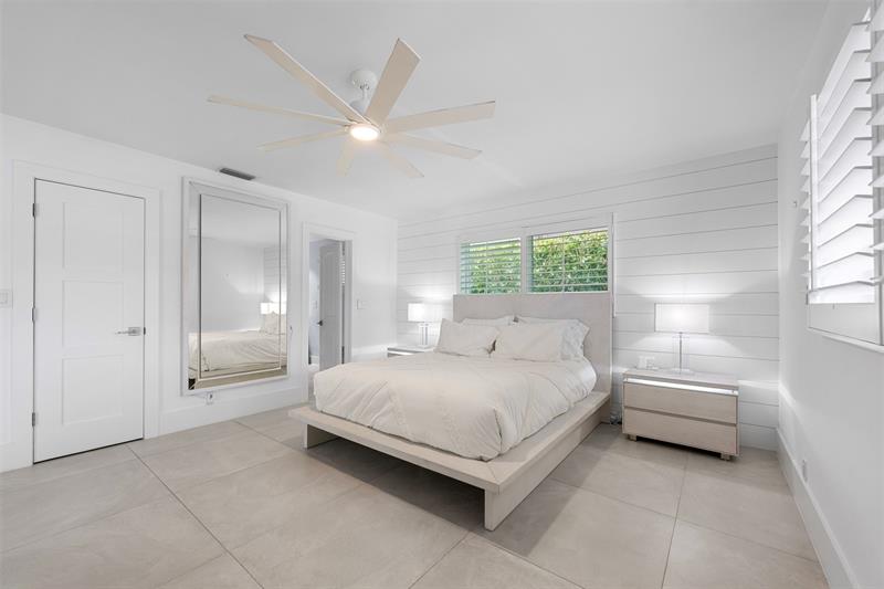 Image 24 of 71 For 2330 35th St