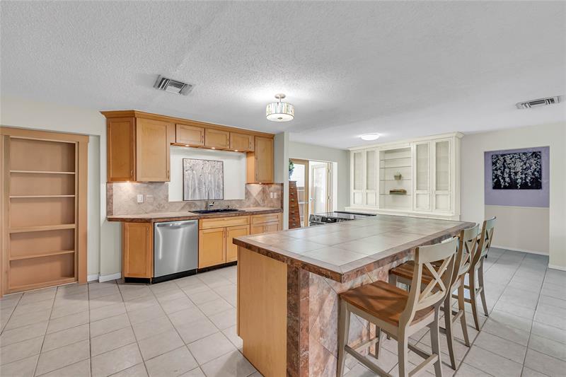 Image 10 of 39 For 6202 70th Ave