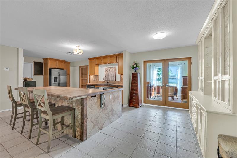 Image 16 of 39 For 6202 70th Ave