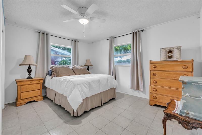 Image 23 of 39 For 6202 70th Ave